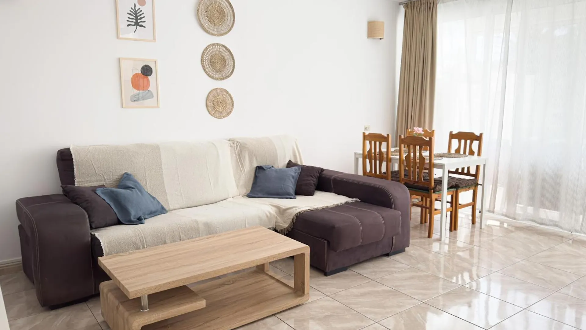 Vibe De La Costa Apartment Arona  Spain