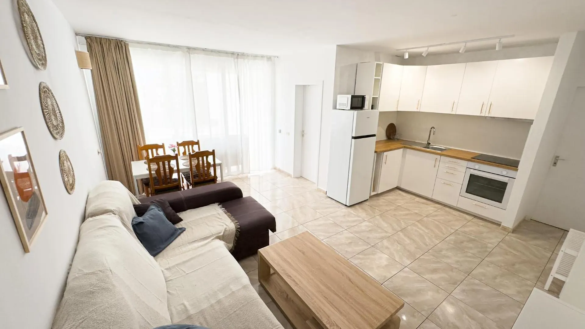 Vibe De La Costa Apartment Arona  Spain